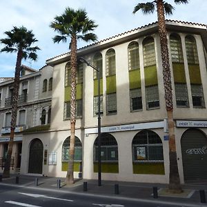 Appartement Au Centre Du Monde Selon Dali