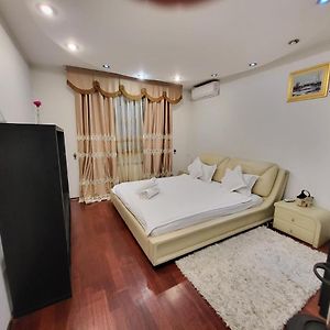 Apartament Parter Arena Nationala Monza Mega Mall