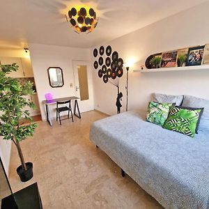 Gregbnb - Studio Design 25M2 - Ascenseur - Wifi - 10Min Gare