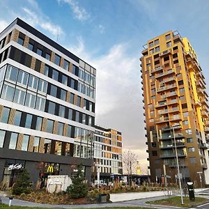 Ein Park Apartment With Free Parking
