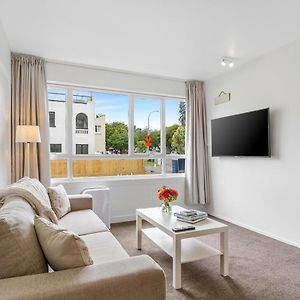 One Bedroom Apartment, Heart Of Newmarket Auckland