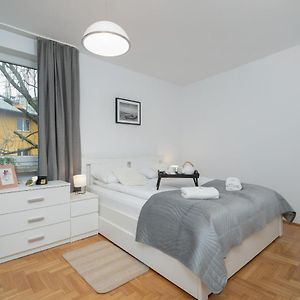 Jozefinska Apartment With Balcony Cracow By Noclegi Renters
