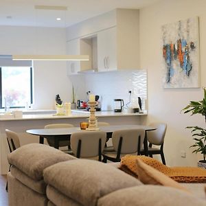 Cheerful 3-Bedroom Townhouse Close To The City