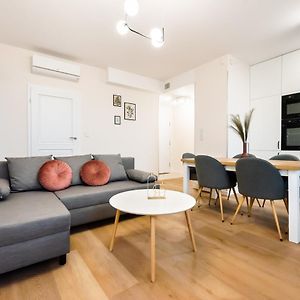 Appartement à 2 Chambres à Coucher