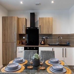 Stylish Jewellery Quarter Apartment Sleeps 6