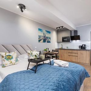 Underground Apartments Kielecka Rondo Mogilskie By Noclegi Renters