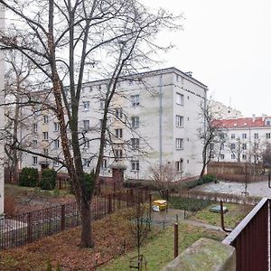 Orla 6 Prywatne Mieszkanie Z Oddzielna Sypialnia I Balkonem 300 Od Metra Ratusz Samodzielne Zameldowanie! Self Check-In System!