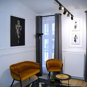 Appartement à 2 Chambres à Coucher