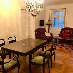 Appartement à 3 Chambres à Coucher