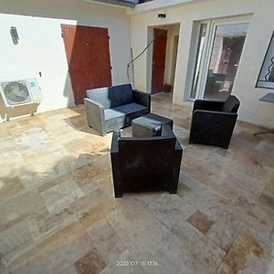T2 Renove En Rdc Avec Cour, Intra Muros Avignon