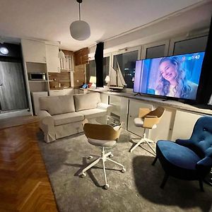 Super Grey 2 Metro Fast Wifi 65'Tv Netflix Hbo Appletv+