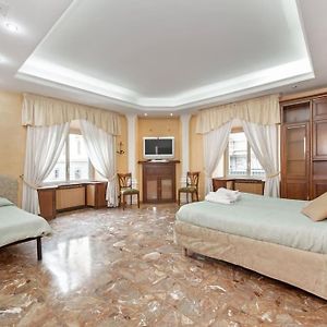 Appartement à 3 Chambres à Coucher