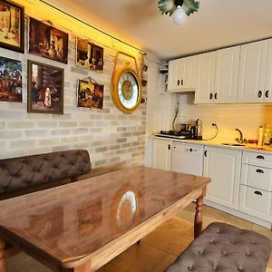 Bonjour Suit Private Triplex Apartment