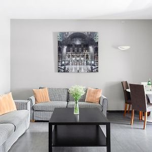 Appartement à 2 Chambres à Coucher