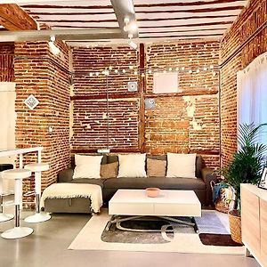 Calle Amparo100 Red Brick Loft For 8 Madrid Lavapies