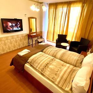 Guest Rooms With Living Room, Dining Room And Kitchen Next To Center Sofia