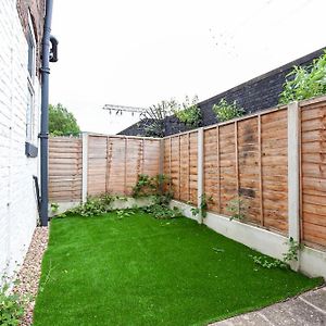 Spacious Comfortable House Close To Etihad+Parking
