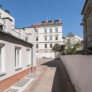 Cozy Apartment In Quiet Courtyard Near Charles Bridge