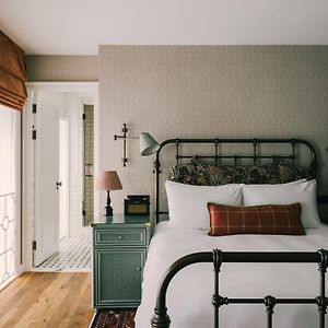 Chambre Confortable Lit King-Size