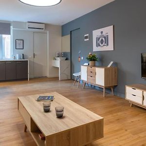 Central, Spacious Studio 5 Min Walk To Acropolis