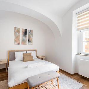 George Apartment