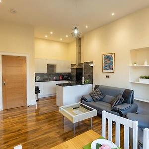 New 2 Bed Apartment With Stunning Views Of Arthur Seat Mountain