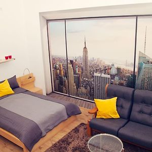 Trendy & Cozy Apartment At Heroes' Square