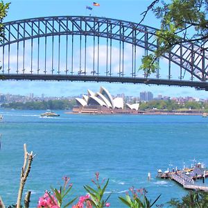 Spectacular Views Of Sydney Harbour With Car Space