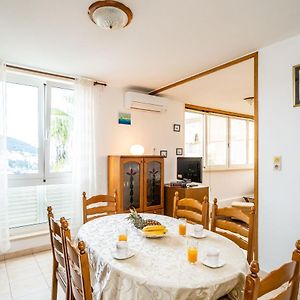 Appartement à 3 Chambres à Coucher