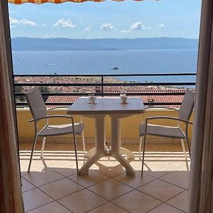 Studio Cosy Avec Vue Mer