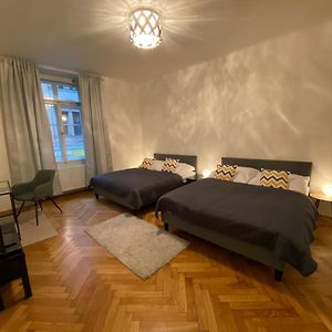 Appartement à 2 Chambres à Coucher
