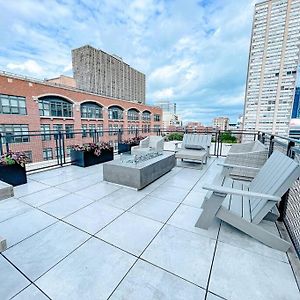 Modern 2Br In South Loop Near Soldier Field, Grant Park, Downtown, & Lakefront Trail