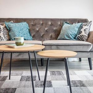 Venus Apartments - Westside Residence
