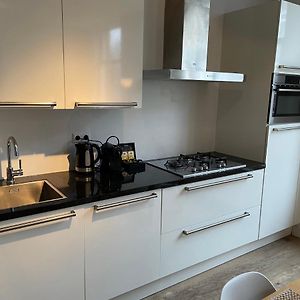 Appartement de Luxe à 2 Chambres à Coucher