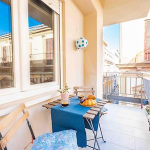 Cosy Flat With Private Balcony - Historic Center By Rems
