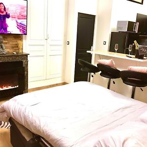 La Suite Romantique Jacuzzi,Parking Gratuit,Centre