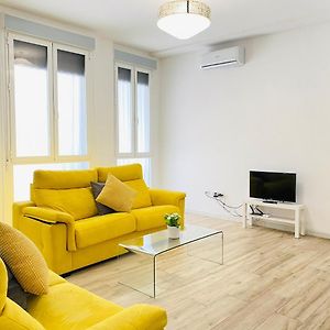 Flamenca Triana - Apartamento Wifi Con 2 Dormitorios 2 Sofas Camas 2 Banos
