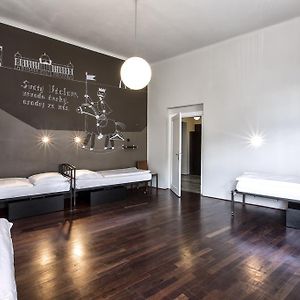 Chambre Juste Pour Femmes Dortoir