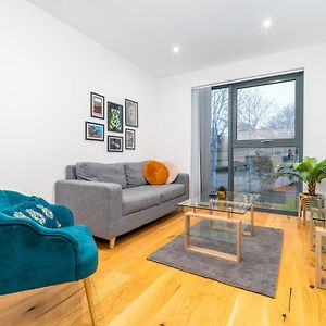 Aqua-Themed 2 Bedroom Cosy Apartment - City Centre