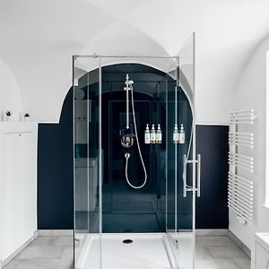 Appartement Grand à 1 Chambre à Coucher