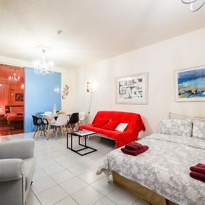 A Gift In The Heart Of Monastiraki A
