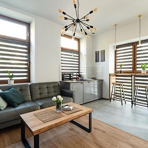Neo Unique & Bright Apartments, Free Parking, 15Min Old Town & Kazimierz - By Homelike Krakow