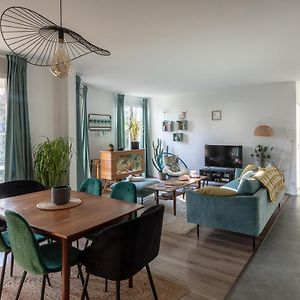 Appartement à 2 Chambres à Coucher