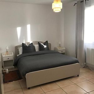 Appartement à 2 Chambres à Coucher