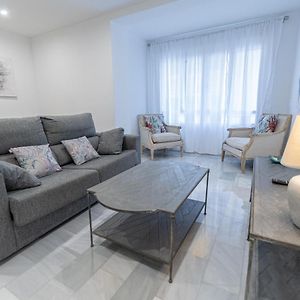Appartement à 3 Chambres à Coucher