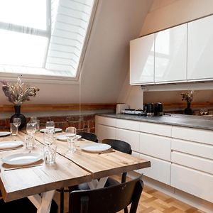 Appartement à 2 Chambres à Coucher