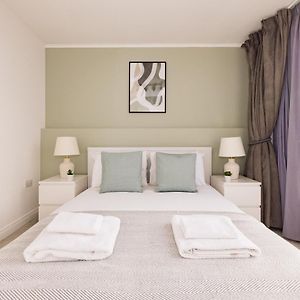 Appartement à 2 Chambres à Coucher