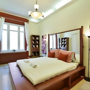 Ultra Central Apartment At Synagogue