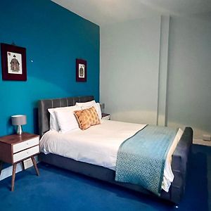 Suite à 2 Chambres à Coucher Lit King-Size