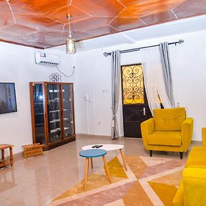 Appartement Meuble 2 Chambres Avec Salle De Bain - 1 Salon - 1E Cuisine - La Concorde - Quartier Nkomkana